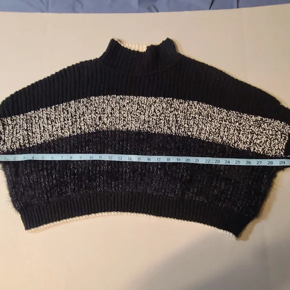 Free People Black and White Cowl Neck Sweater Cozy Cable Knit NWT XL - Picture 7 of 12